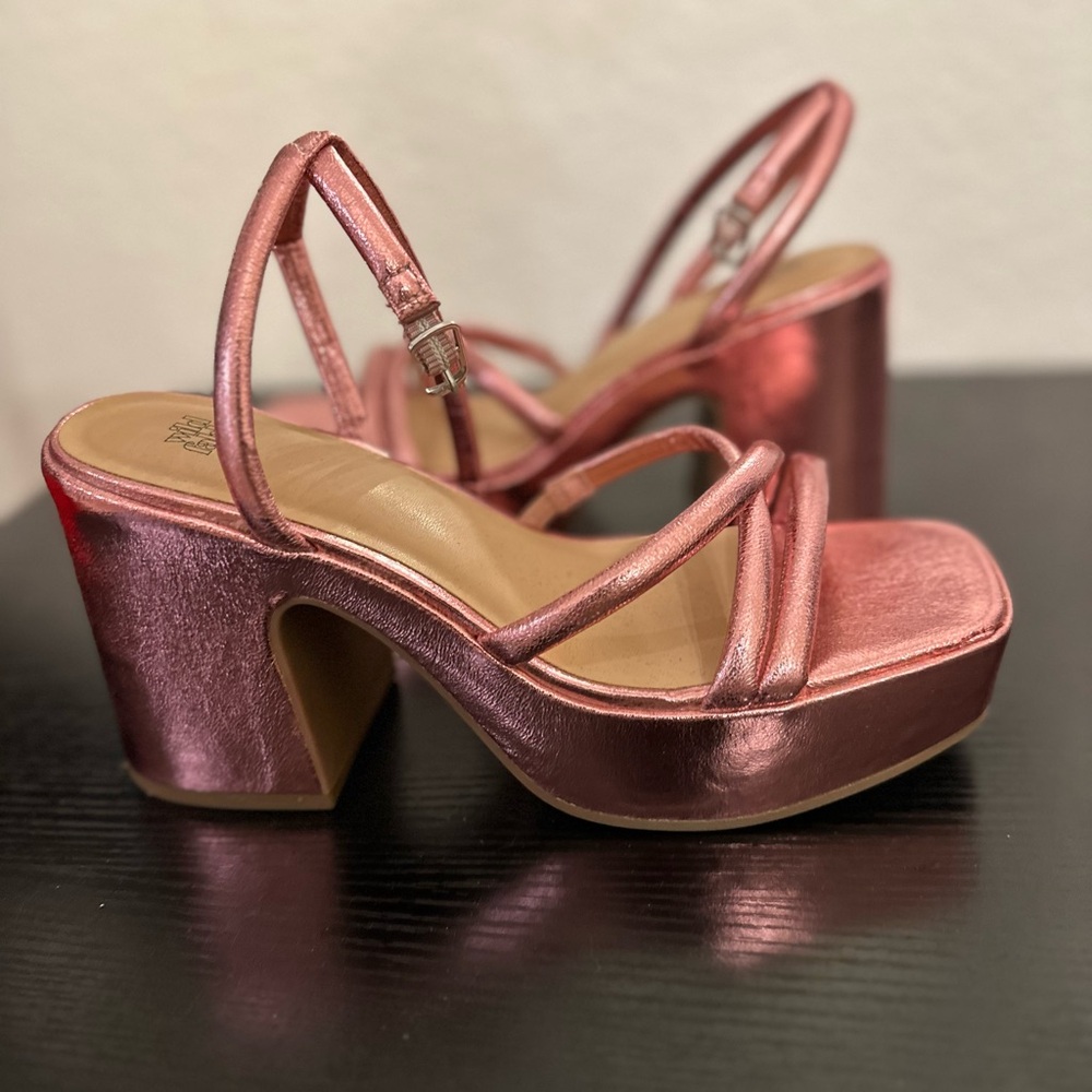 Chic Metallic Pink Platform Heels